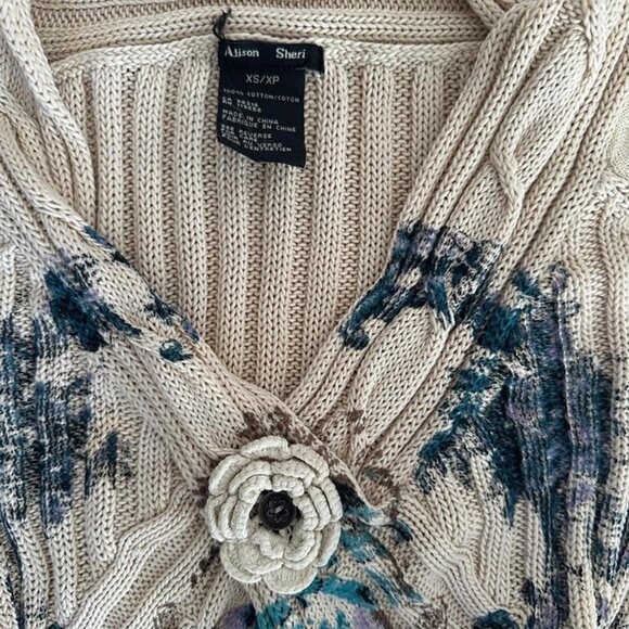 Alison Sheri Knit T-Shirt – Rosette Detail, Floral Pattern, Beige Cotton Top (XS - Picture 3 of 7